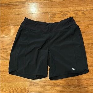 Title 9 Women’s Medium Black Athletic Shorts